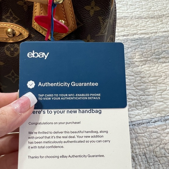 Authentic Louis Vuitton GM Manhattan. - Picture 13 of 16